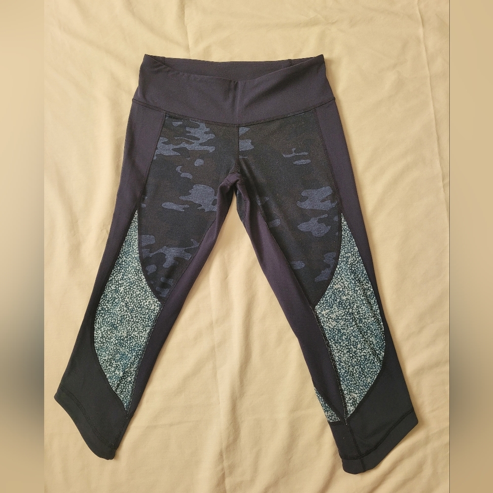 Camo Lululemon leggings 8